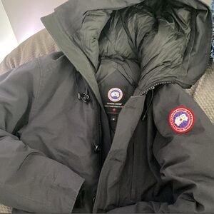 Canada Goose Men's Black Jacket (Chateau Parka)